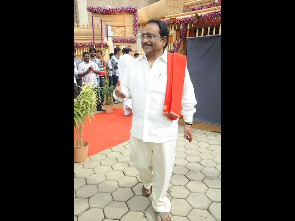 పరుచూరి గోపాల కృష్ణ