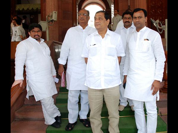 ఎంపీలు