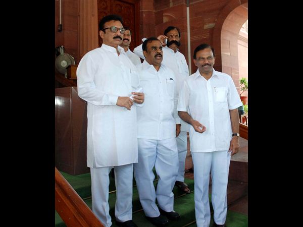 టి ఎంపీలు