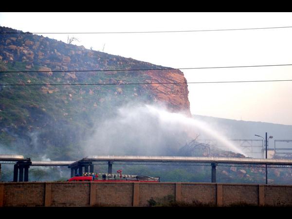 హెచ్‌పిసిఎల్ పేలుడు: ఐదుగురు అదృశ్యం