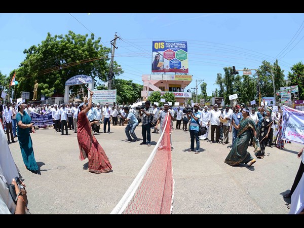 ఆటతో నిరసన