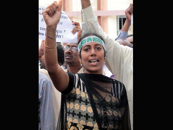 చెయ్యెత్తి జైకొట్టి...