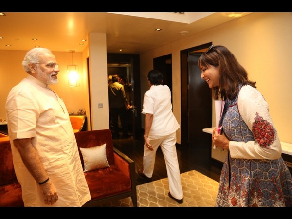 మోడీ - లక్ష్మీ