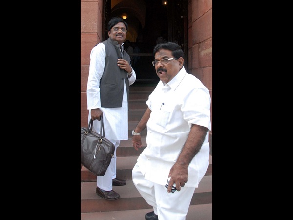 మందా - వివేక్