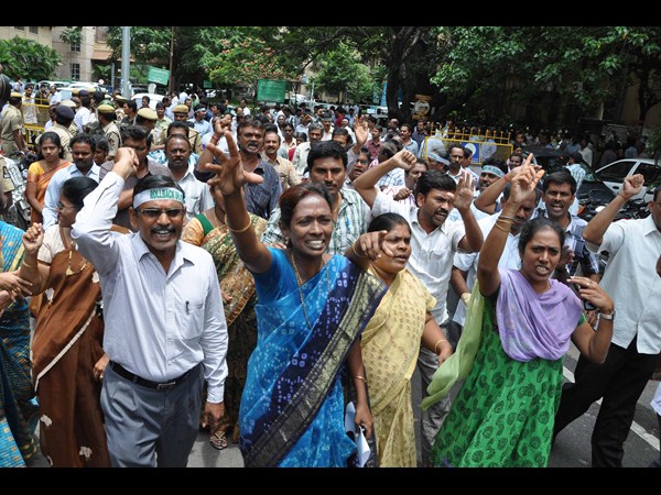 సచివాలయంలో ఎపి ఎన్జీవోలు..