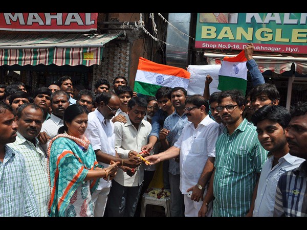 కొవ్వొత్తులతో వేడుకలు