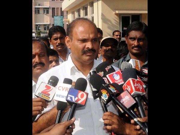 సీమాంధ్ర ఉద్యోగులకు పార్థసారథి