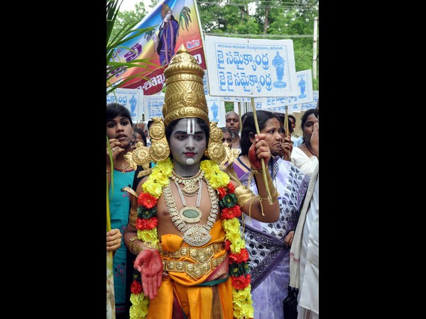 తిరుమలేశుడు జై సమైక్యాంధ్ర...