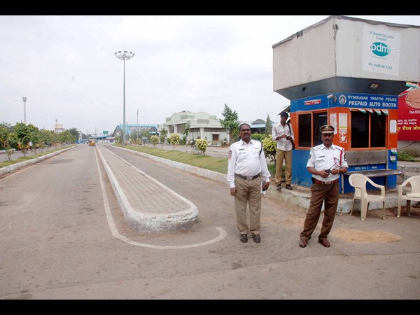 అంతా ఖాళీ!
