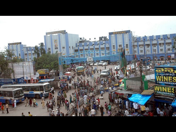  ప్రయాణీకుల ఇబ్బందులు