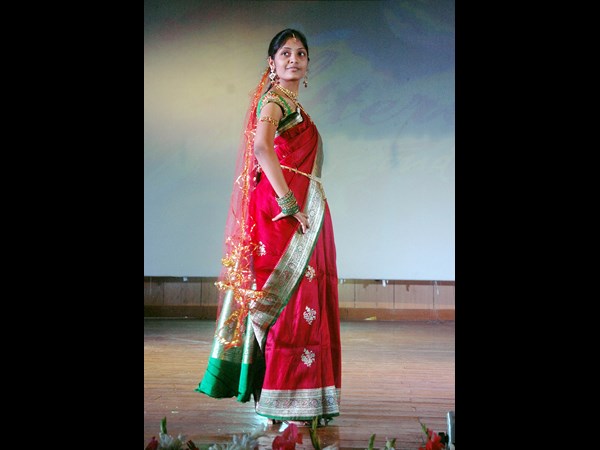 సాంప్రదాయ షో సాంప్రదాయ షో