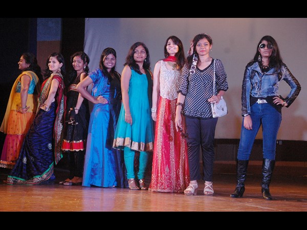 అమ్మాయిలు హంగామా అమ్మాయిలు హంగామా