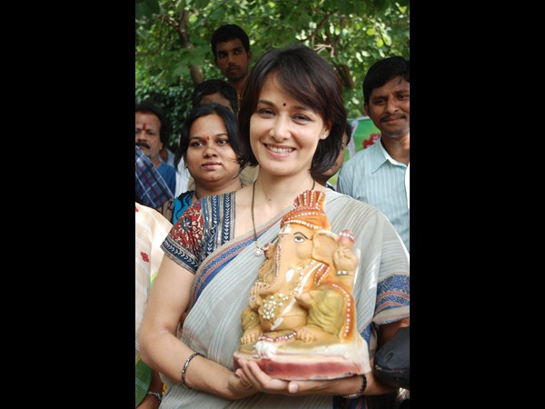 మట్టి విగ్రహాలే ముద్దు...