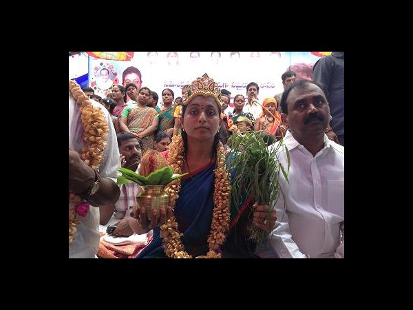 తెలుగుతల్లి వేషంలో రోజా