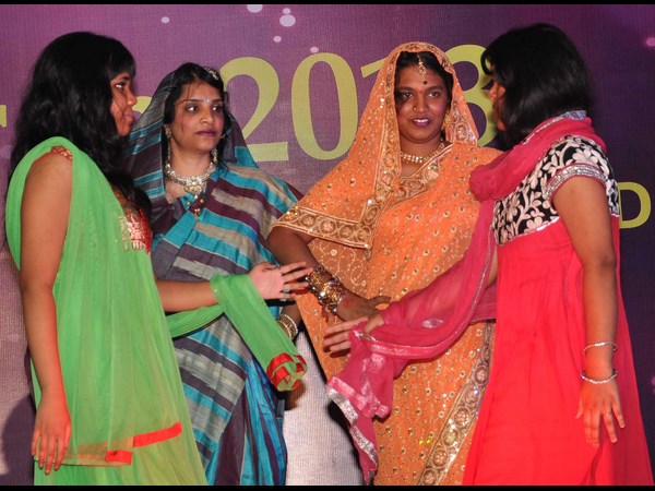 విద్యార్థినీలు