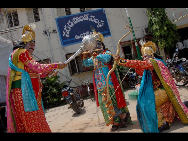 భీముడు వర్సెస్ అర్జునుడు!