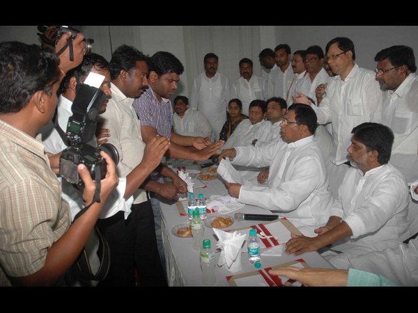 విలేకరులతో..