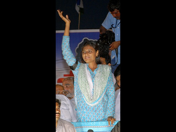షర్మిల ఆనందం