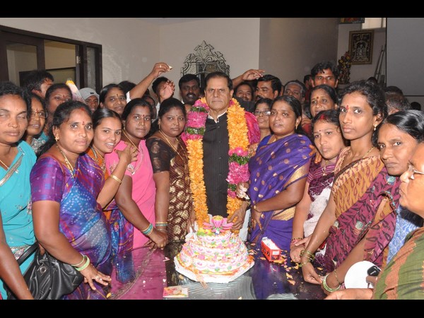 పుట్టిన రోజు నాడు మహిళల శుభాకాంక్షలు