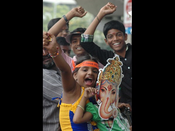 చిన్నారి హంగామా