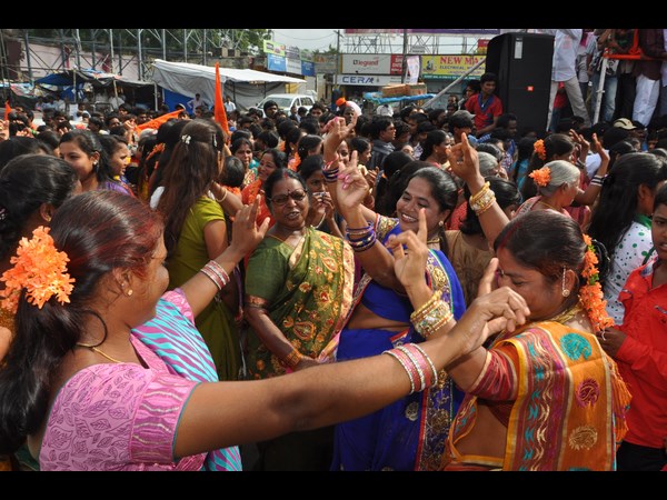 మహిళల డ్యాన్స్