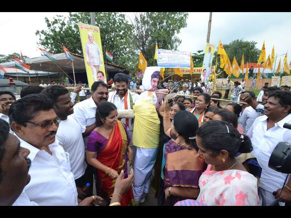 టిడిపి, కాంగ్రెసు గొడవ..