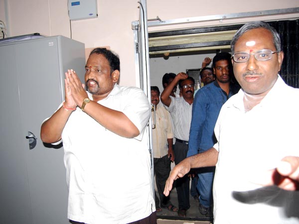 దండం పెడుతూ..