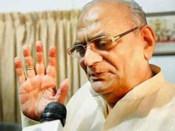 రాఘవ్‌జీ - స్వలింగ సంపర్కం