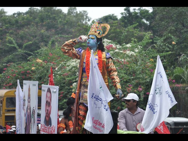 కృష్ణుడి రూపంలో