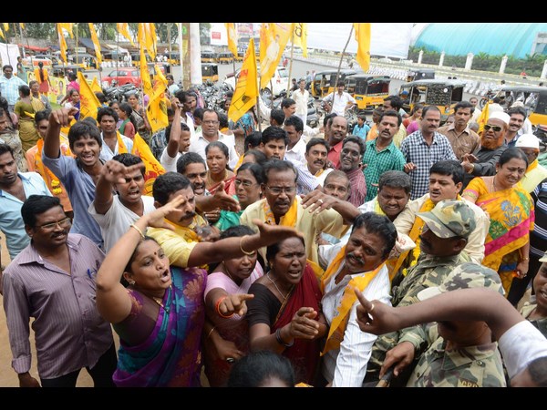 టిడిపి వర్సెస్ కాంగ్రెసు