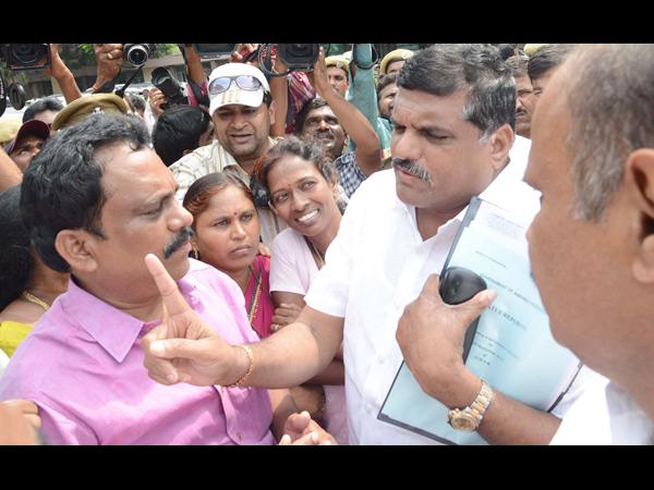 అరగంటలో రాజీనామా చేస్తా