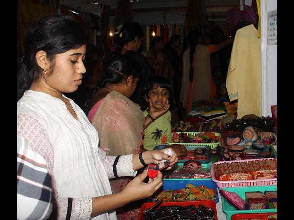 యువతకు ఆకర్షణ