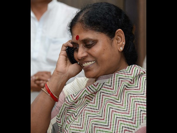 బెయిల్ వచ్చిందా! విజయమ్మ ఆనందం