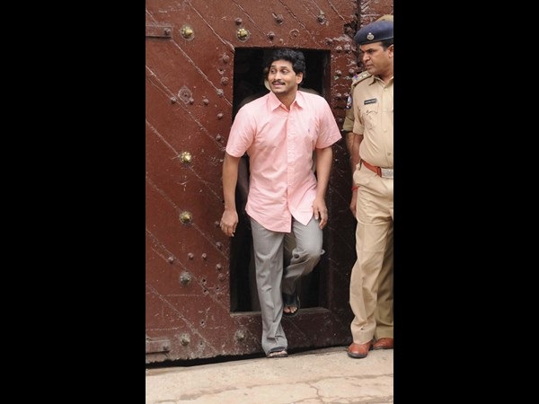 వైయస్ జగన్