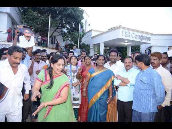 మహిళ డ్యాన్స్