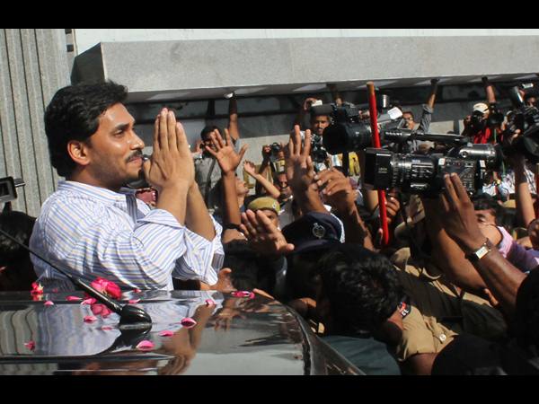 జనమే జనం...