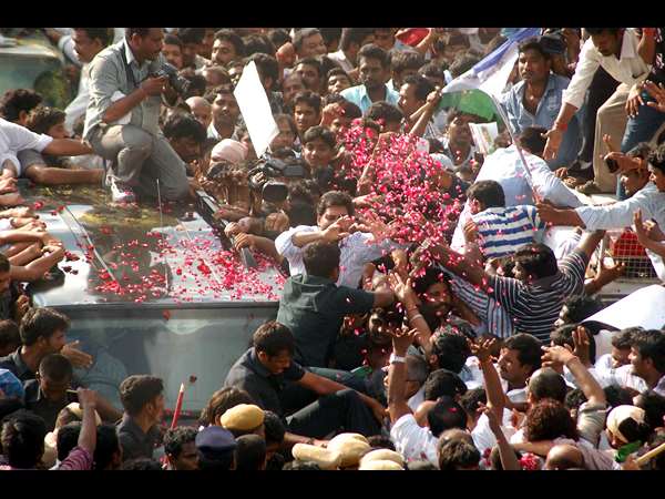 పూల వర్షం