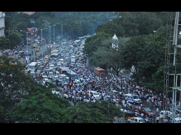 అసెంబ్లీ వద్ద కాన్వాయ్