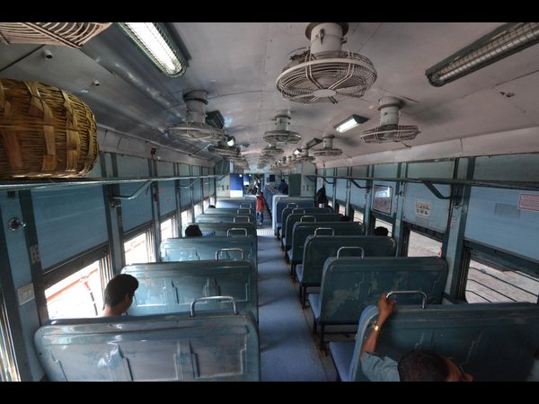 రైలు డబ్బా ఖాళీ