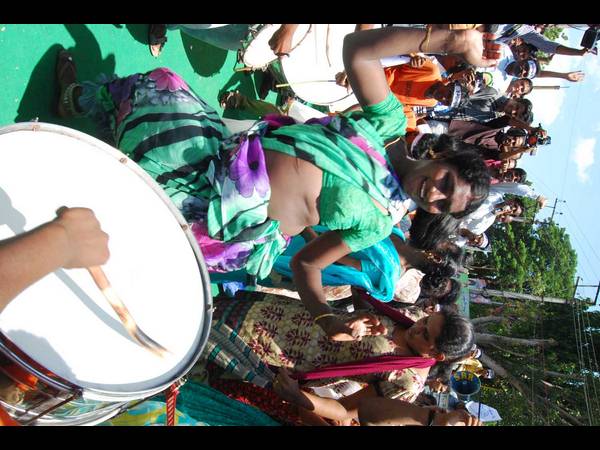 మహిళ డ్యాన్స్