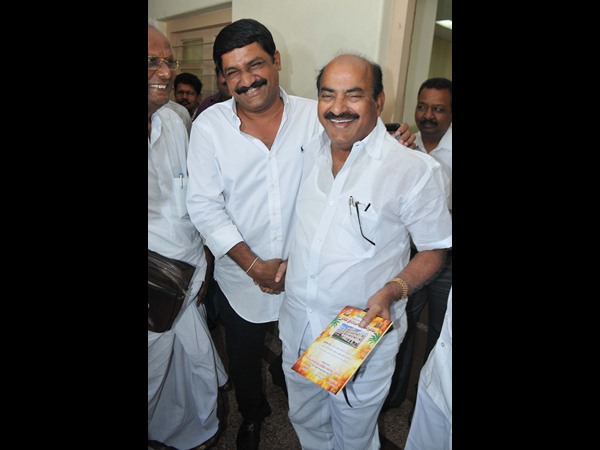 జెసితో గంటా నవ్వుతూ..