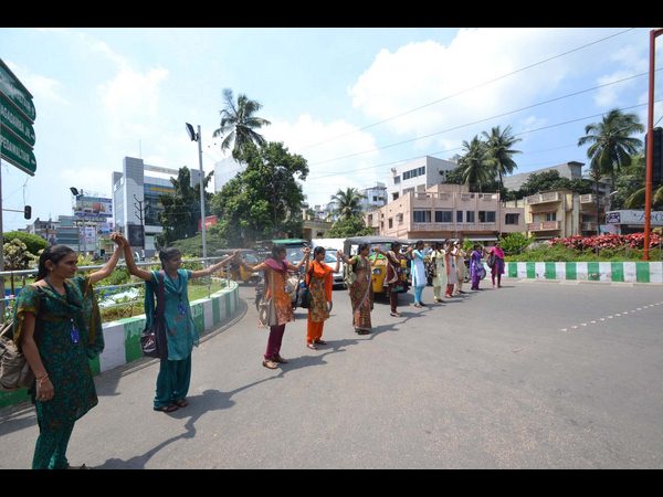 ఎయు విద్యార్థులు