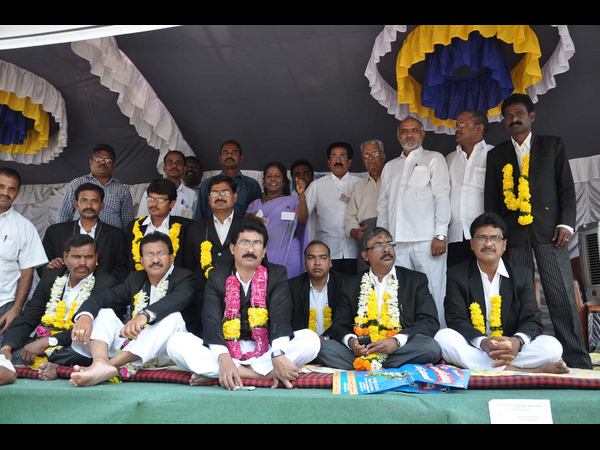 లాయర్ల ధర్నా