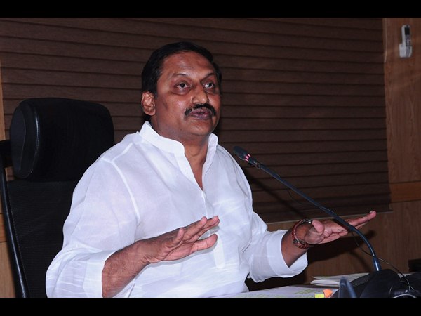 నీళ్లూ, ఉద్యోగాలు..