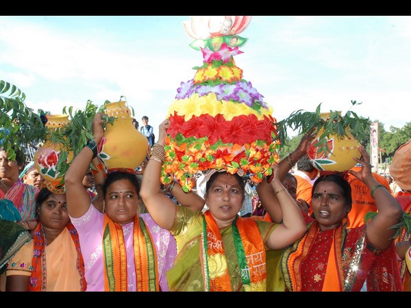 బతుకమ్మ