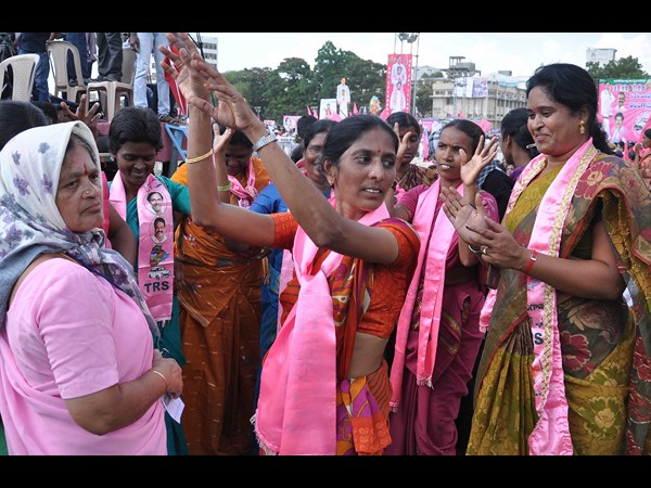 తెరాస మహిళలు