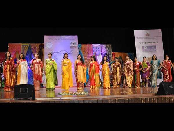 శ్రీమతుల హొయలు