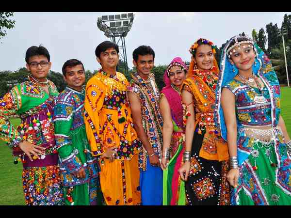 దాండియా 8