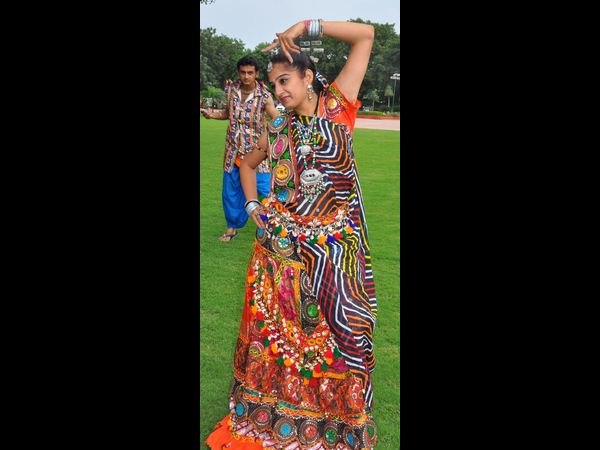 దాండియా 9