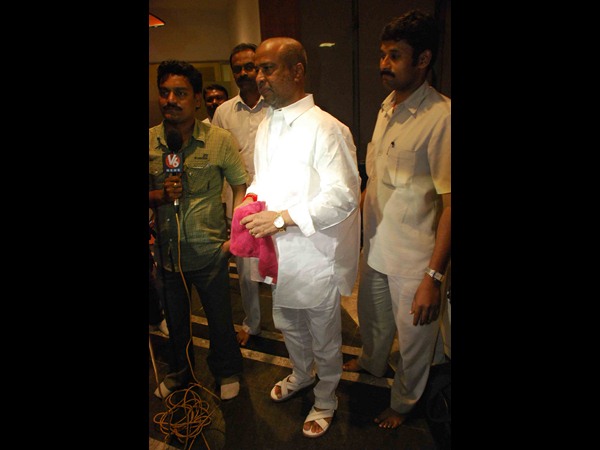 మీడియాతో